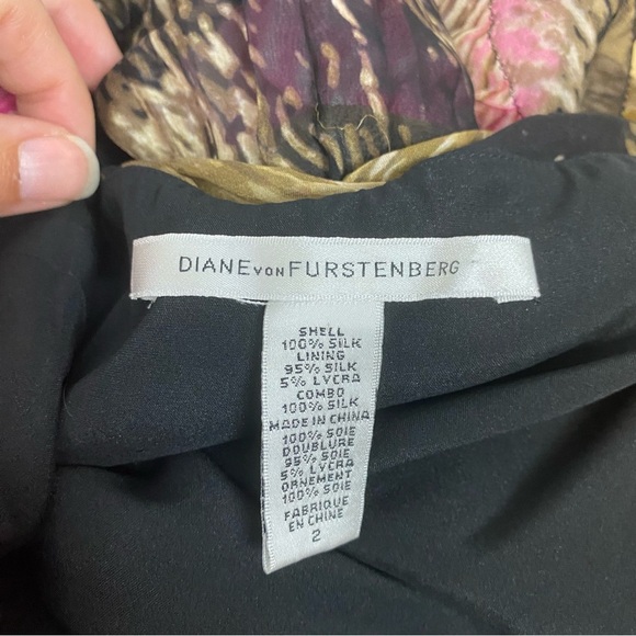 Diane von Furstenberg • Brighton Tiered silk chiffon Dress - Picture 10 of 16